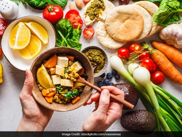 Top Immune Boosting Foods for Better Health – Insights from Lopmudra Hospital